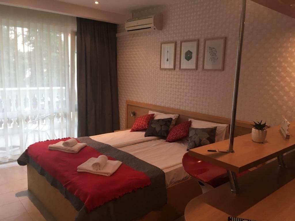 Miramar Palace -Apartament 211S Apartman Napospart Kültér fotó